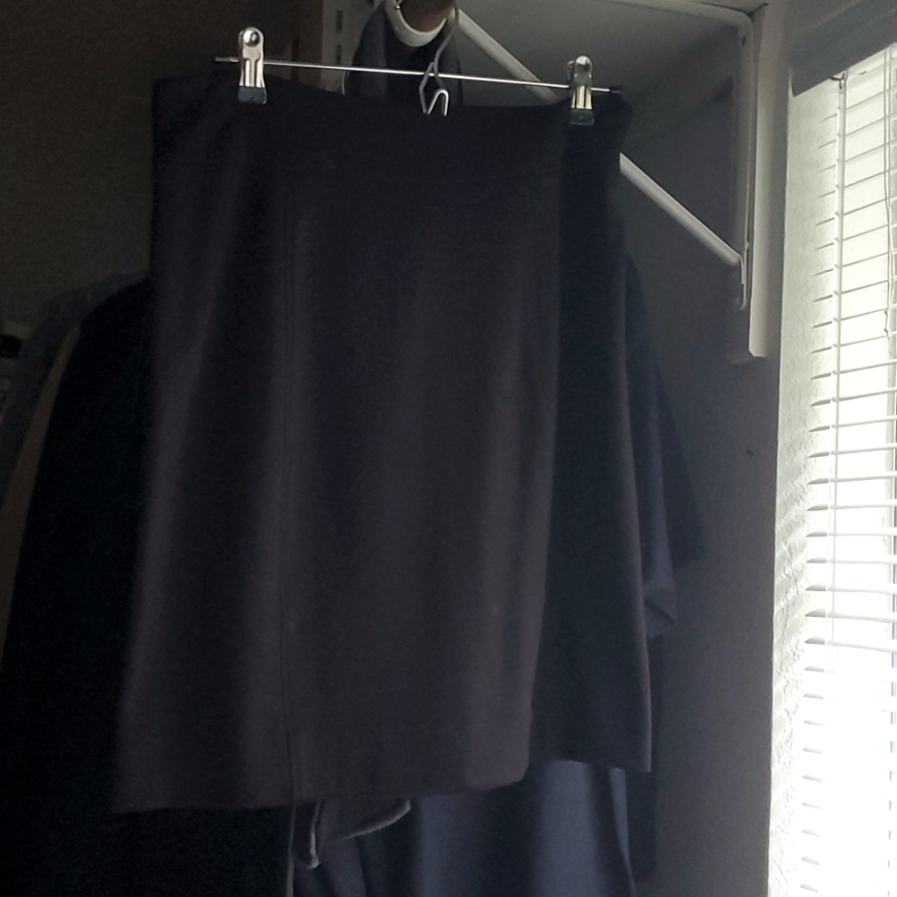 BCBG Maxazria Black Mini Skirt, size L